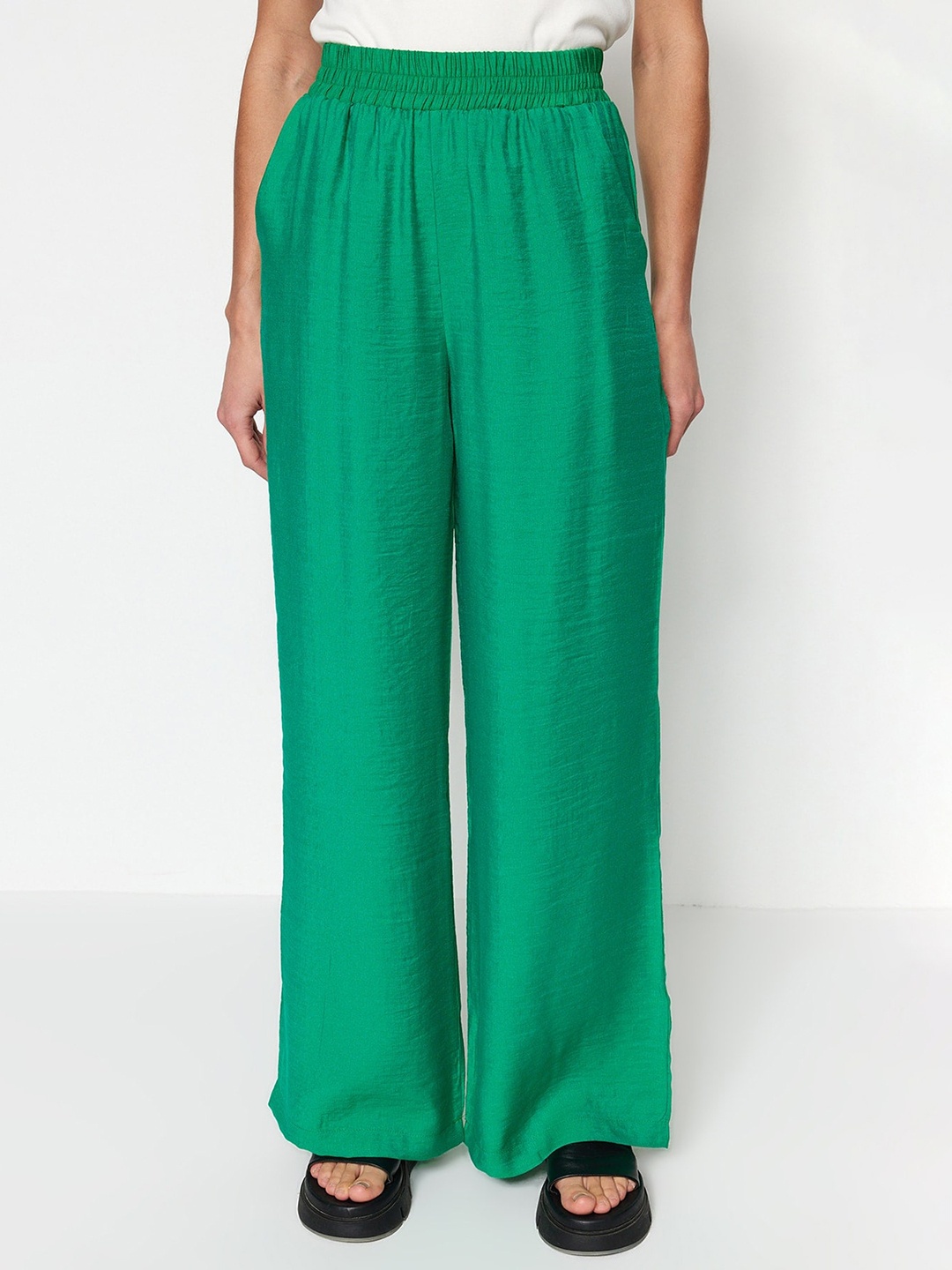 

Trendyol Women Mid-Rise Parallel Trousers, Green