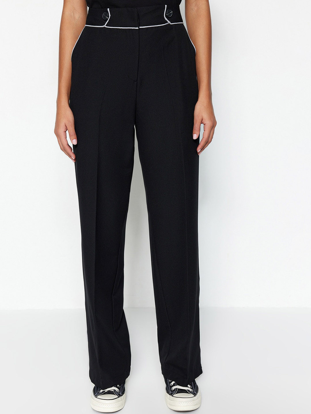 

Trendyol Women Mid-Rise Trousers, Black