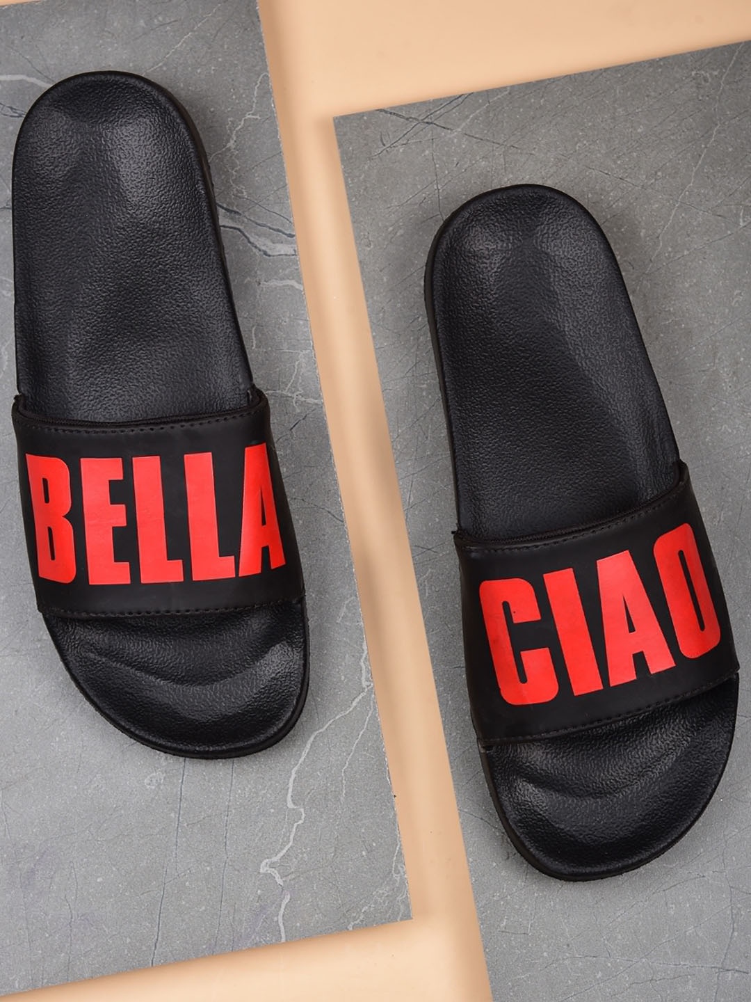 

Greentech Men Bella Ciao Printed Rubber Sliders, Black