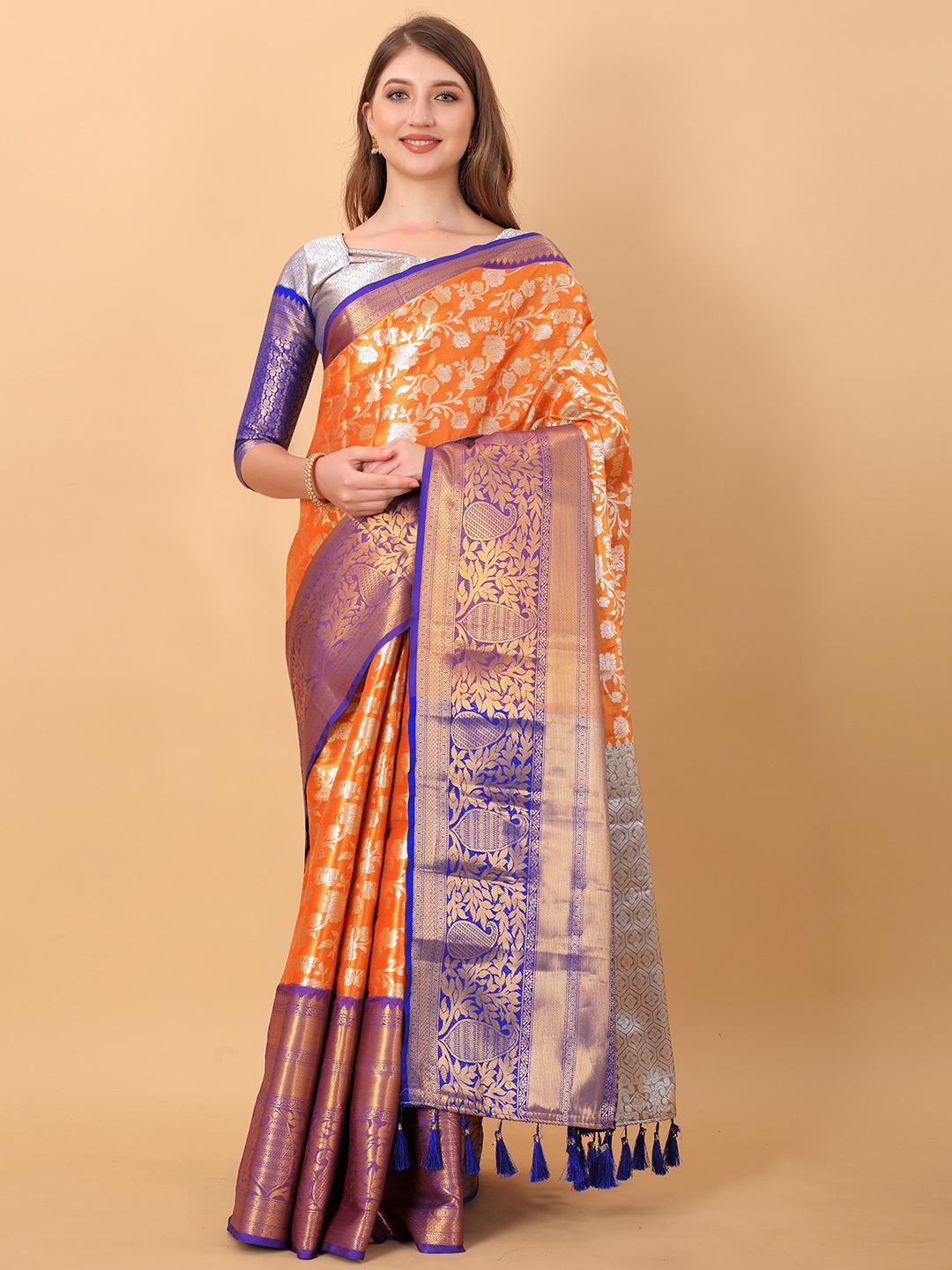 

Ekta Textiles Floral Woven Design Zari Banarasi Pure Silk Saree, Peach