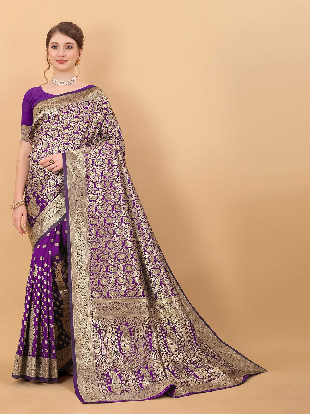 

Ekta Textiles Ethnic Motifs Woven Design Zari Pure Silk Kanjeevaram Saree, Violet