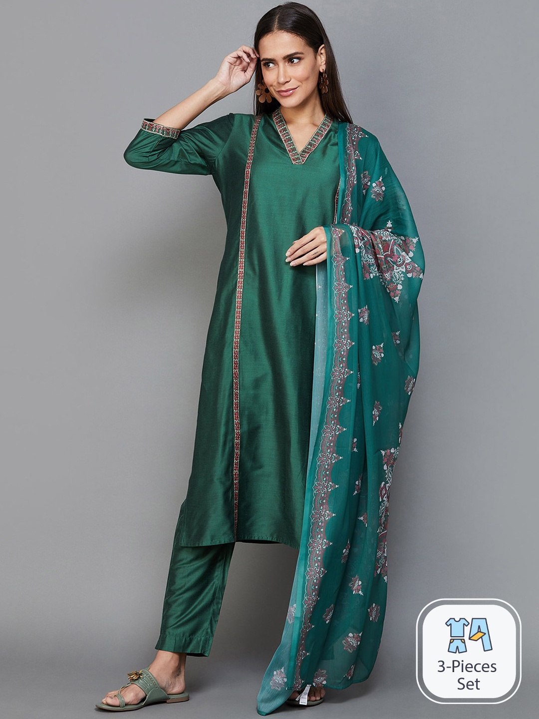 

Melange by Lifestyle Floral Printed Regular Kurta with Trousers & Dupatta, Green