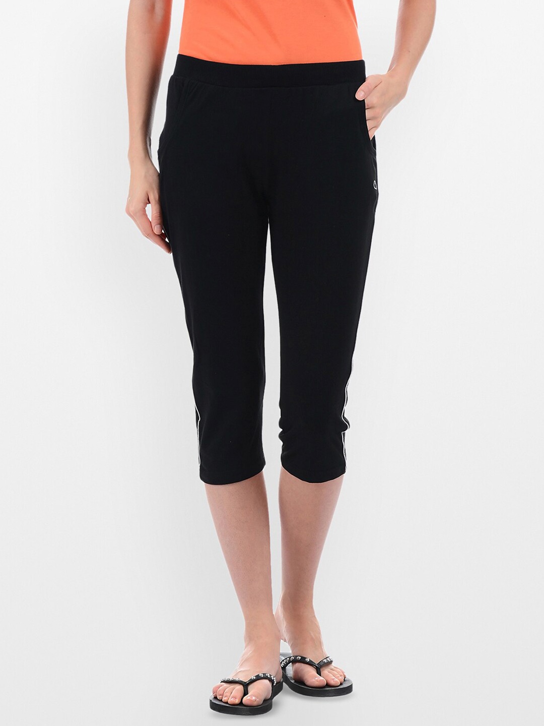 

Sweet Dreams Women Mid-Rise Regular Fit Cotton Capris, Black