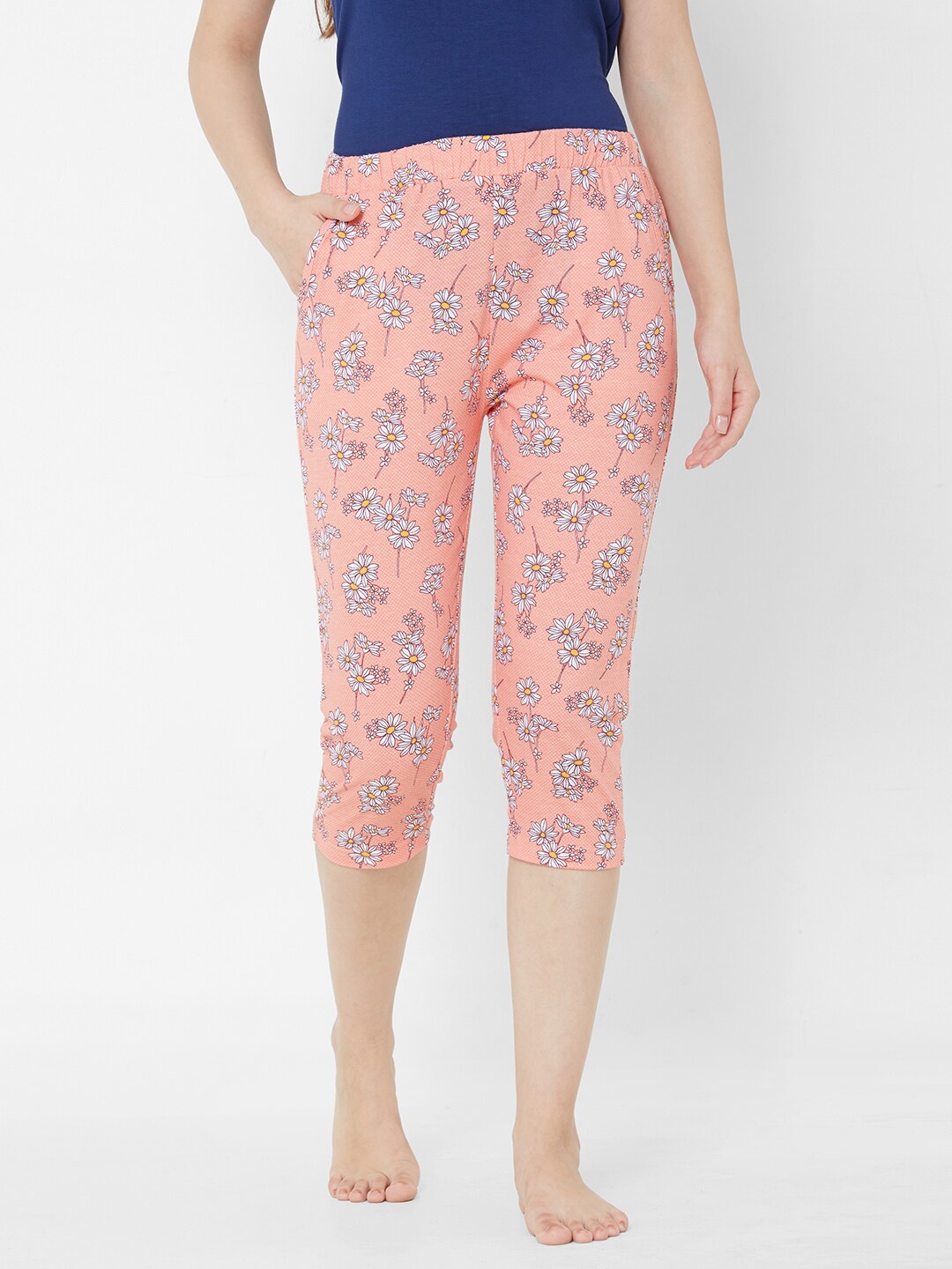 

Sweet Dreams Women Floral Printed Mid-Rise Regular Fit Cotton Capris, Peach