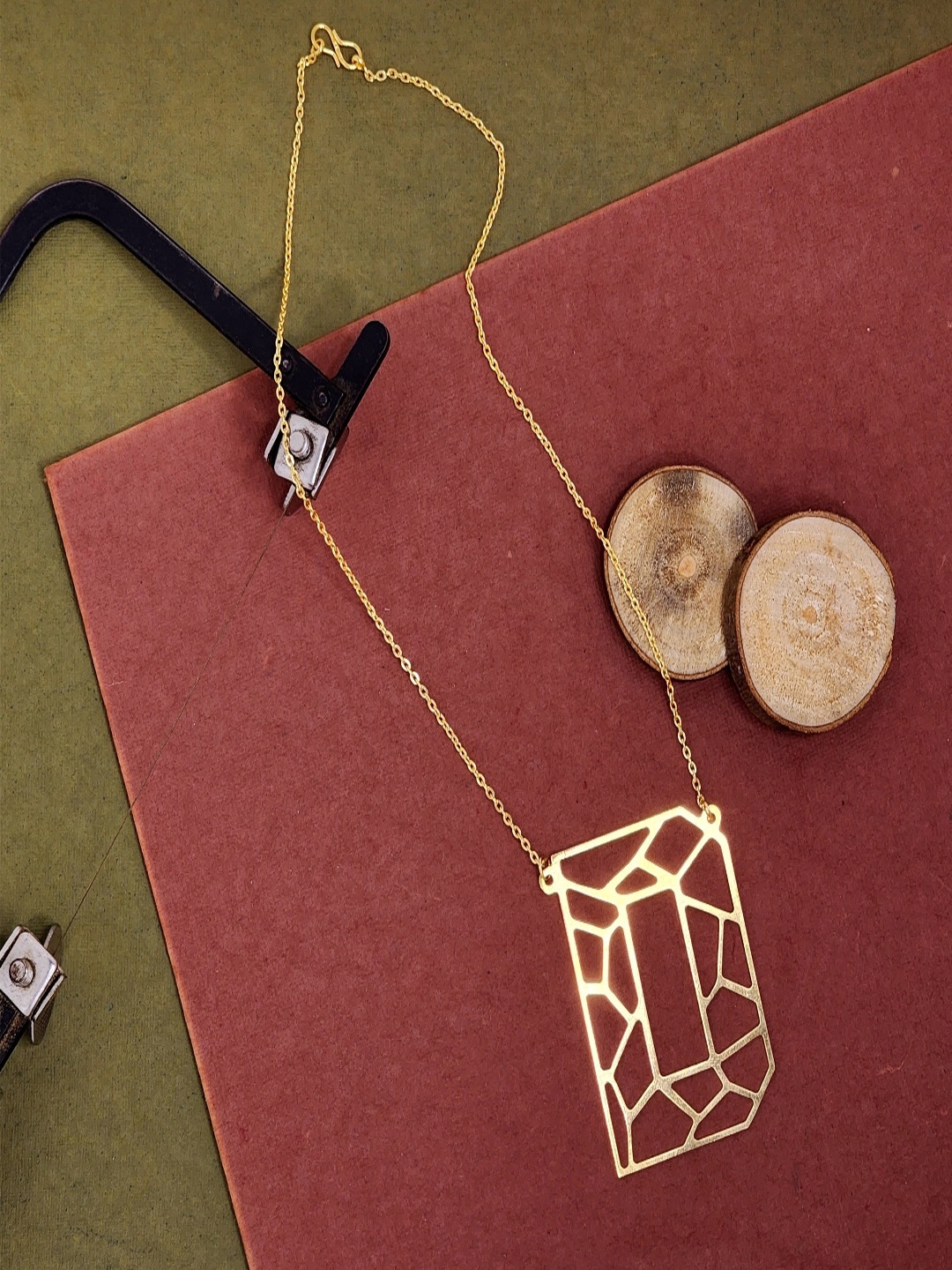 

Goldnera Gold-Plated D Brass Kirigami Long Alphabet Chain