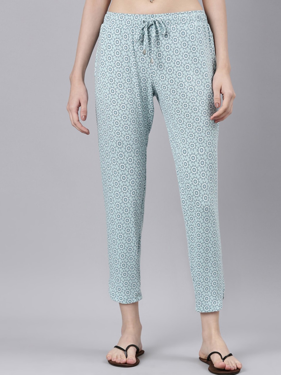 

Enamor Women Printed Mid-Rise Lounge Pants, Blue