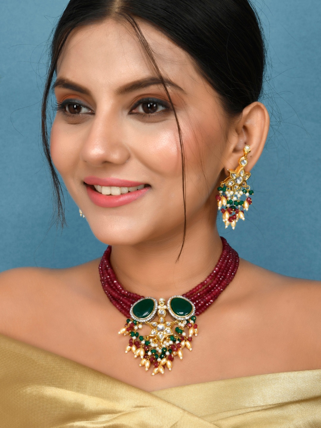 

DASTOOR Gold-Plated Artificial Stones And Beads-Beaded Jewellery Set