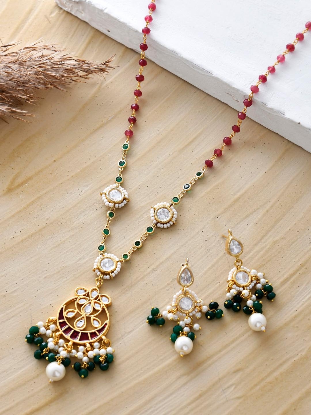 

DASTOOR Gold-Plated Kundan-Studded Necklace set