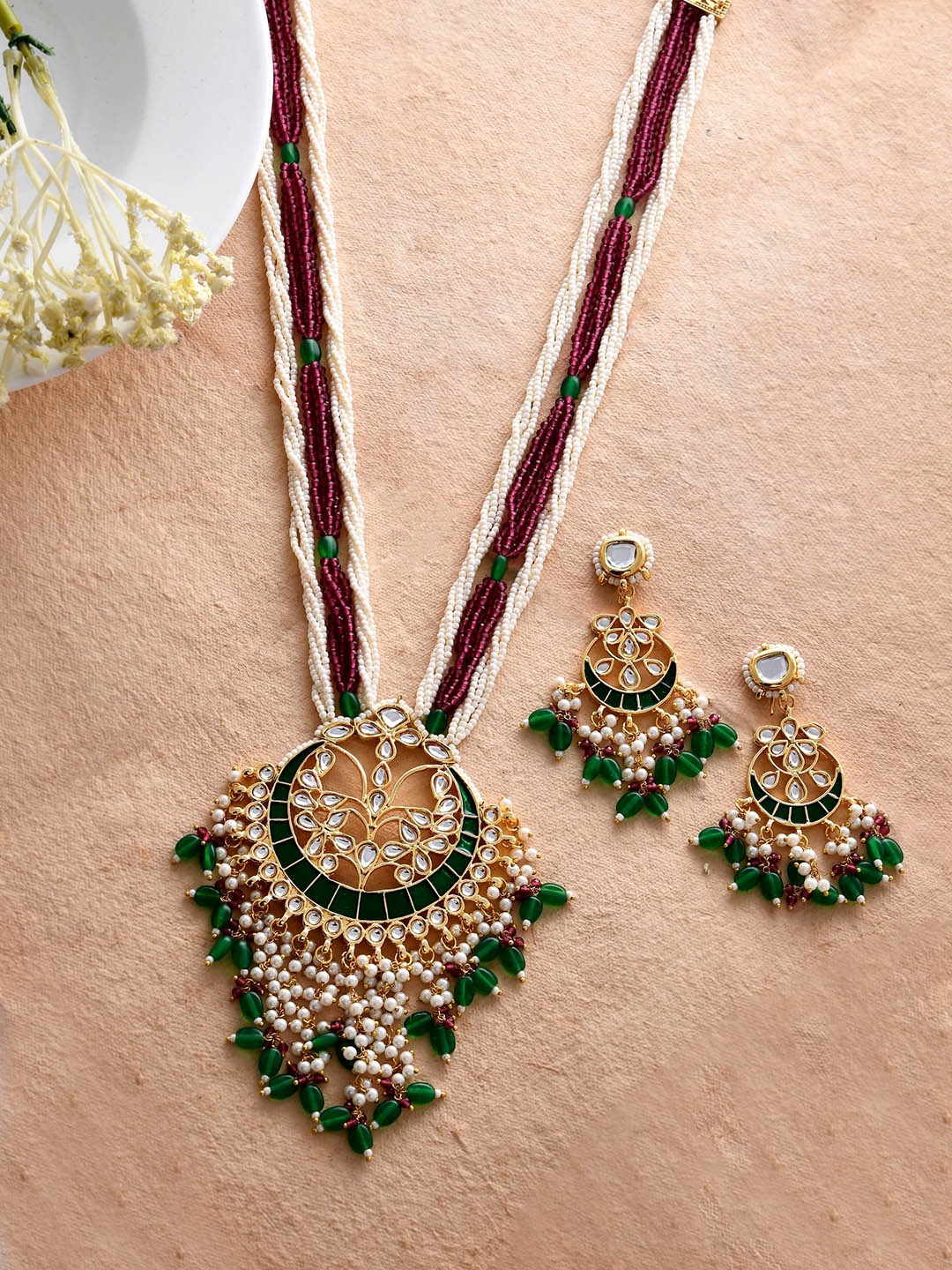 

DASTOOR Gold-Plated Artificial Stones and Beads Jewellery Set