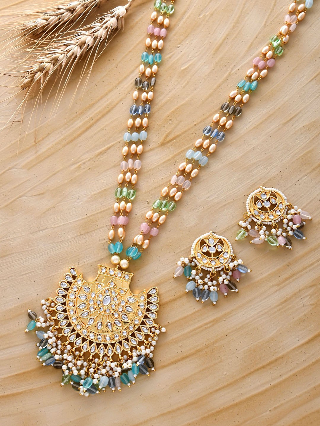 

DASTOOR Gold-Plated Artificial Stones and Beads Jewellery Set
