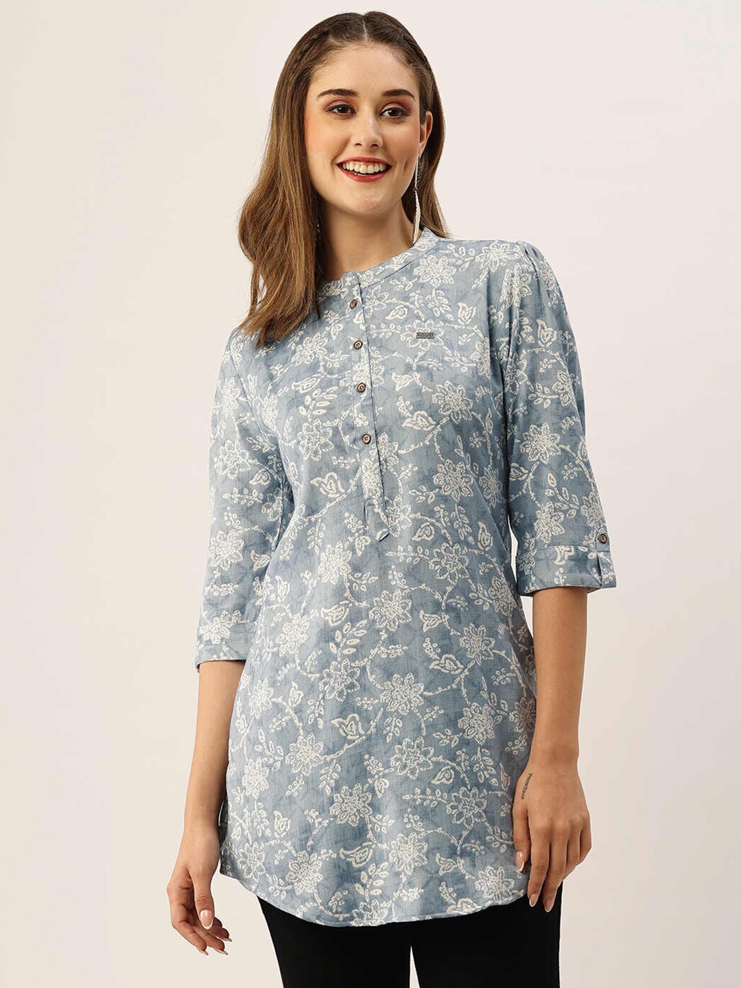 

ZOLA Blue & White Mandarin Collar Printed Tunics