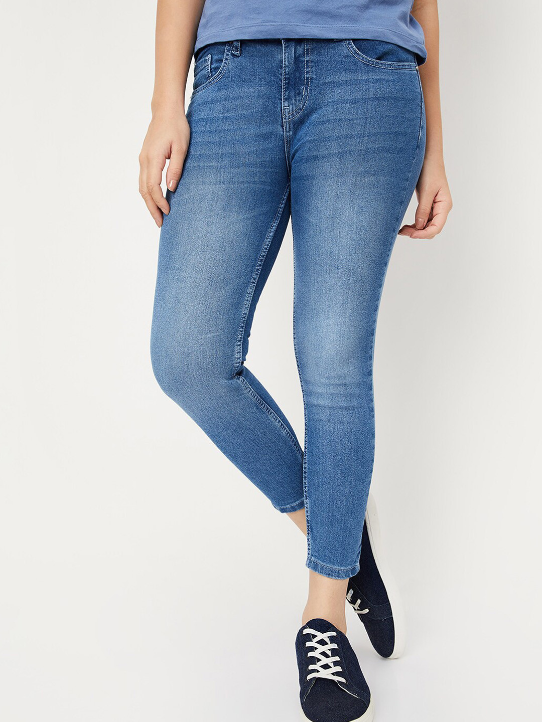 

max Women Light Fade Stretchable Jeans, Blue