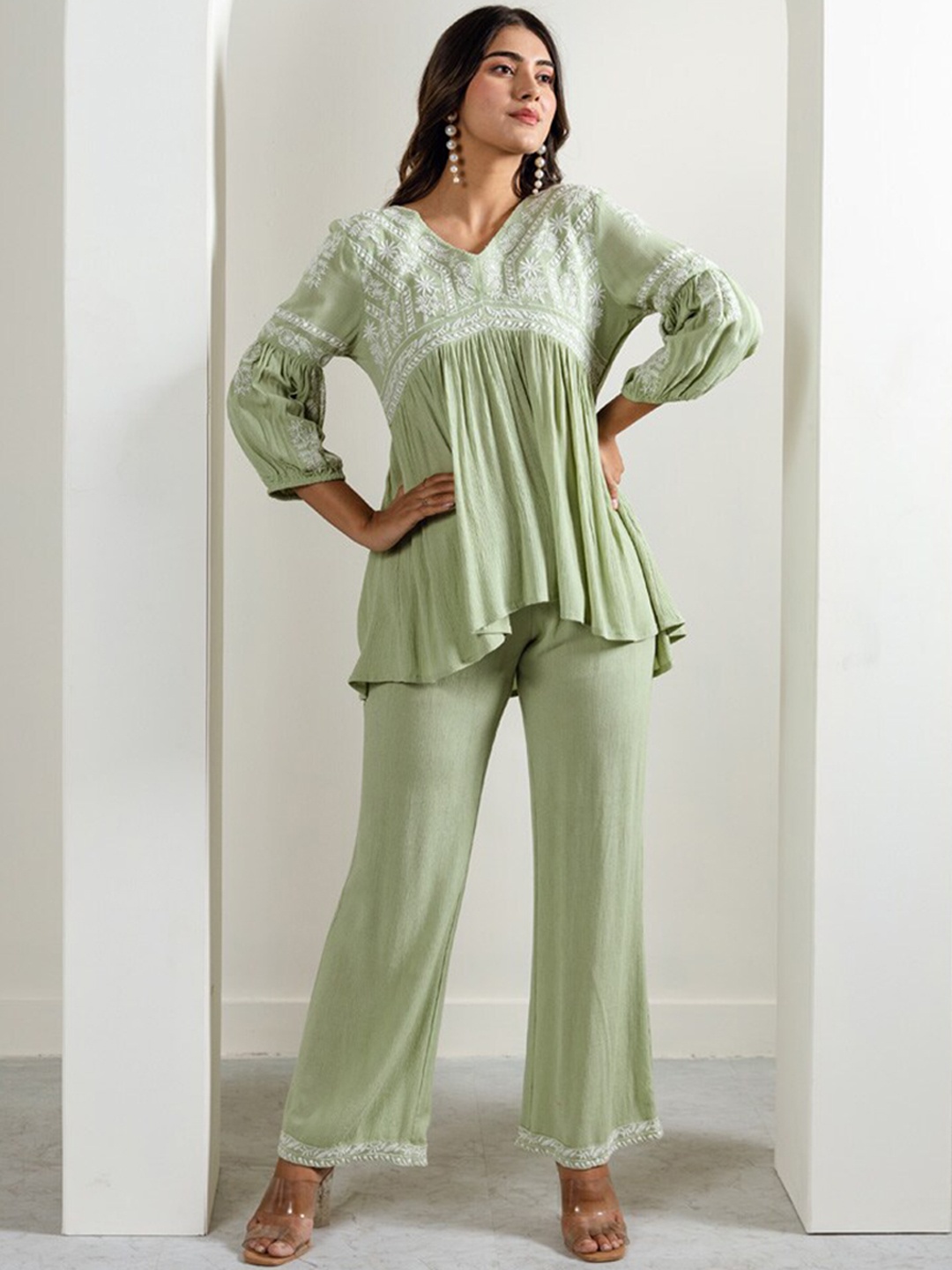 

Aadews Ethnic Motifs Embroidered Thread Work Tunic With Trousers, Green