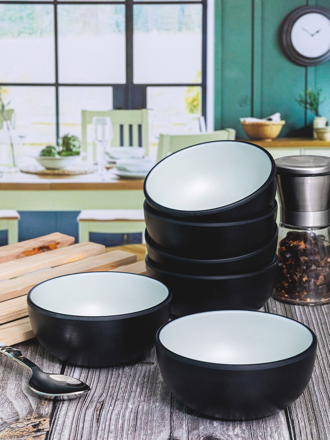 

Servewell Black & White 6 Pieces Melamine Glossy Bowls - 400 ml each