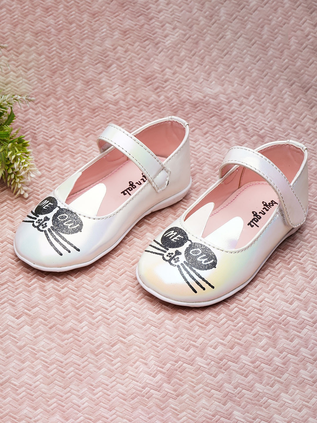 

BOYZ N GALZ Girls Printed Velcro Ballerinas, White