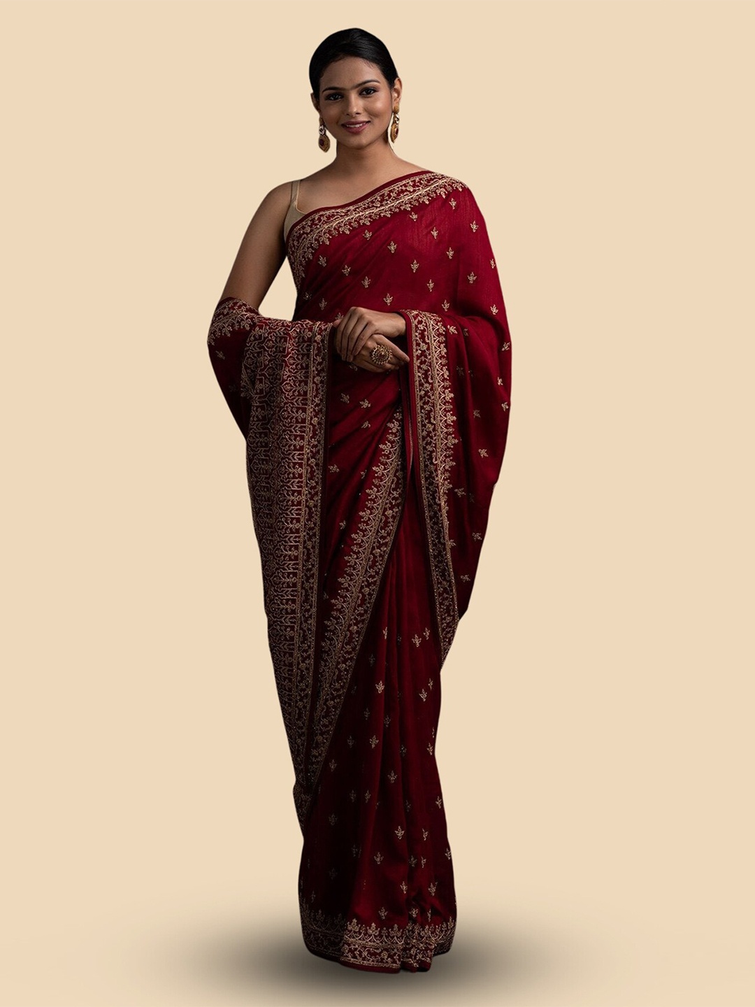 

Fusionic Embellished Embroidered Saree, Maroon