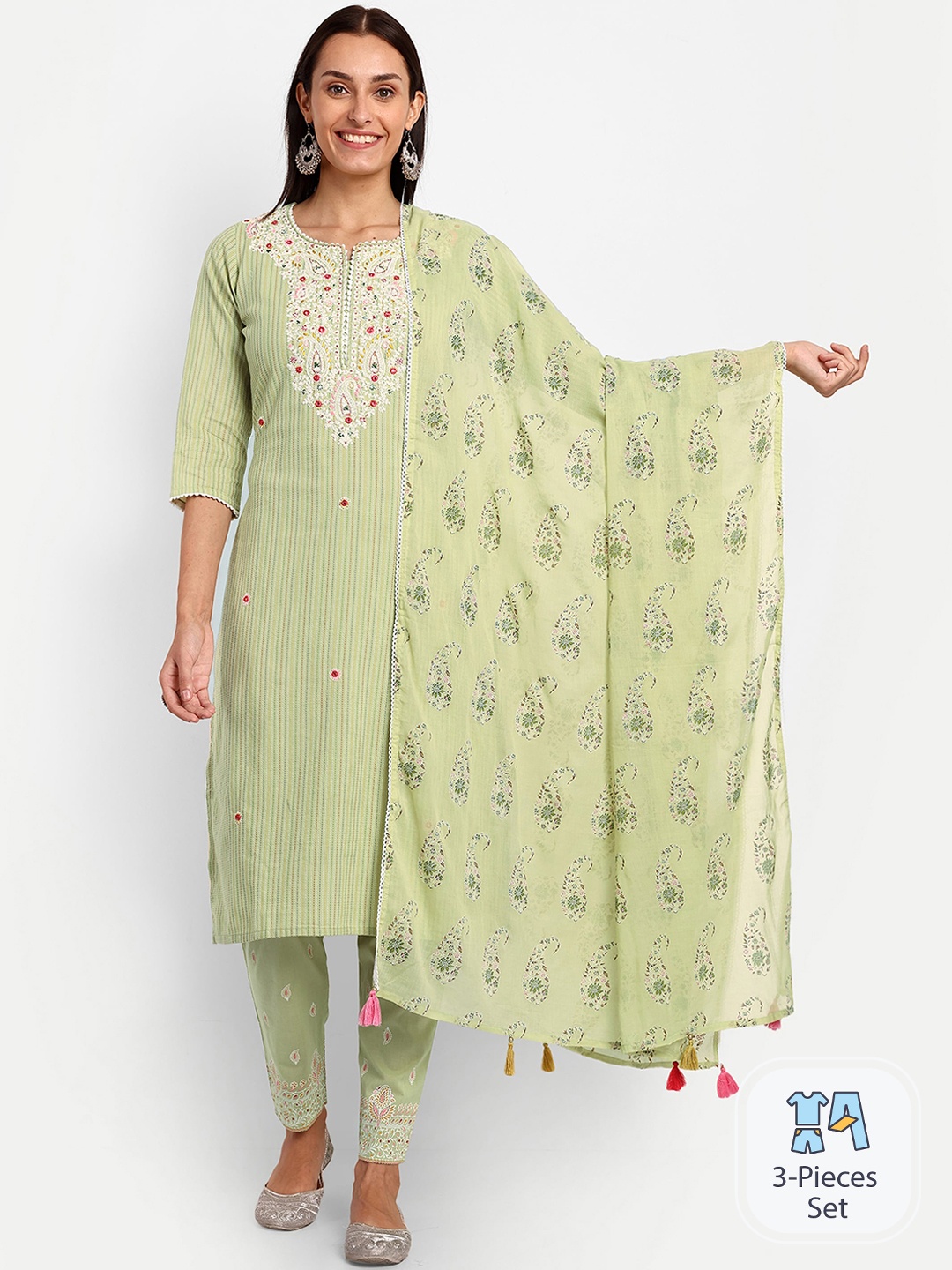 

KAVITA GUPTA Floral Embroidered Round Neck Pure Cotton Kurta Set With Dupatta, Green