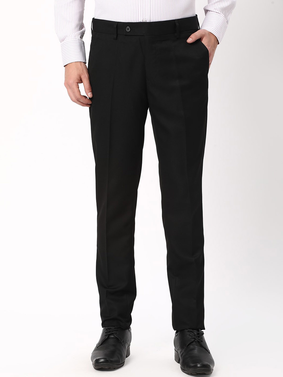 

R&B Men Plain Slim Fit Formal Trousers, Black