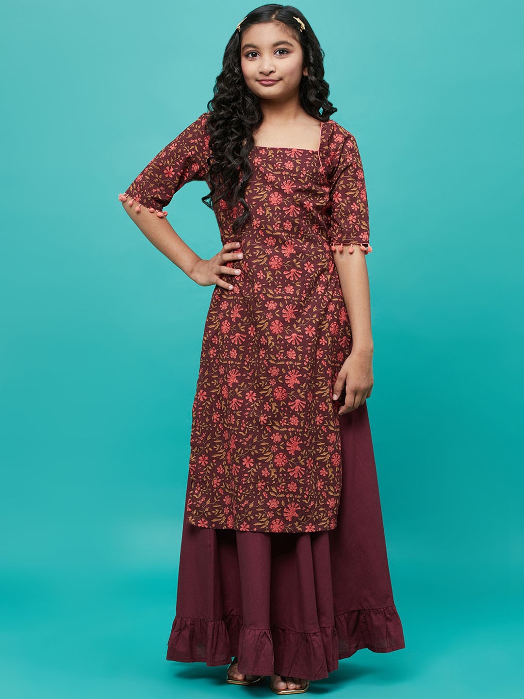 

Aks Kids Girls Floral Printed Square Neck Pure Cotton Straight Kurta With Skirt, Maroon