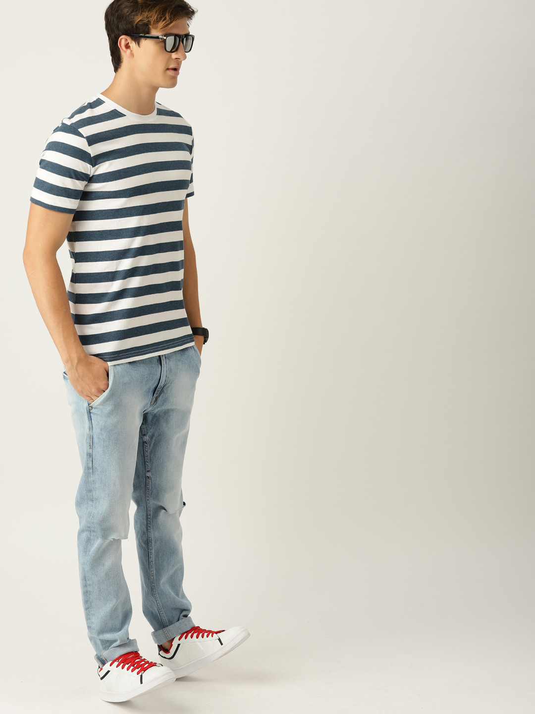 

United Colors of Benetton Men White Striped Round Neck T-shirt