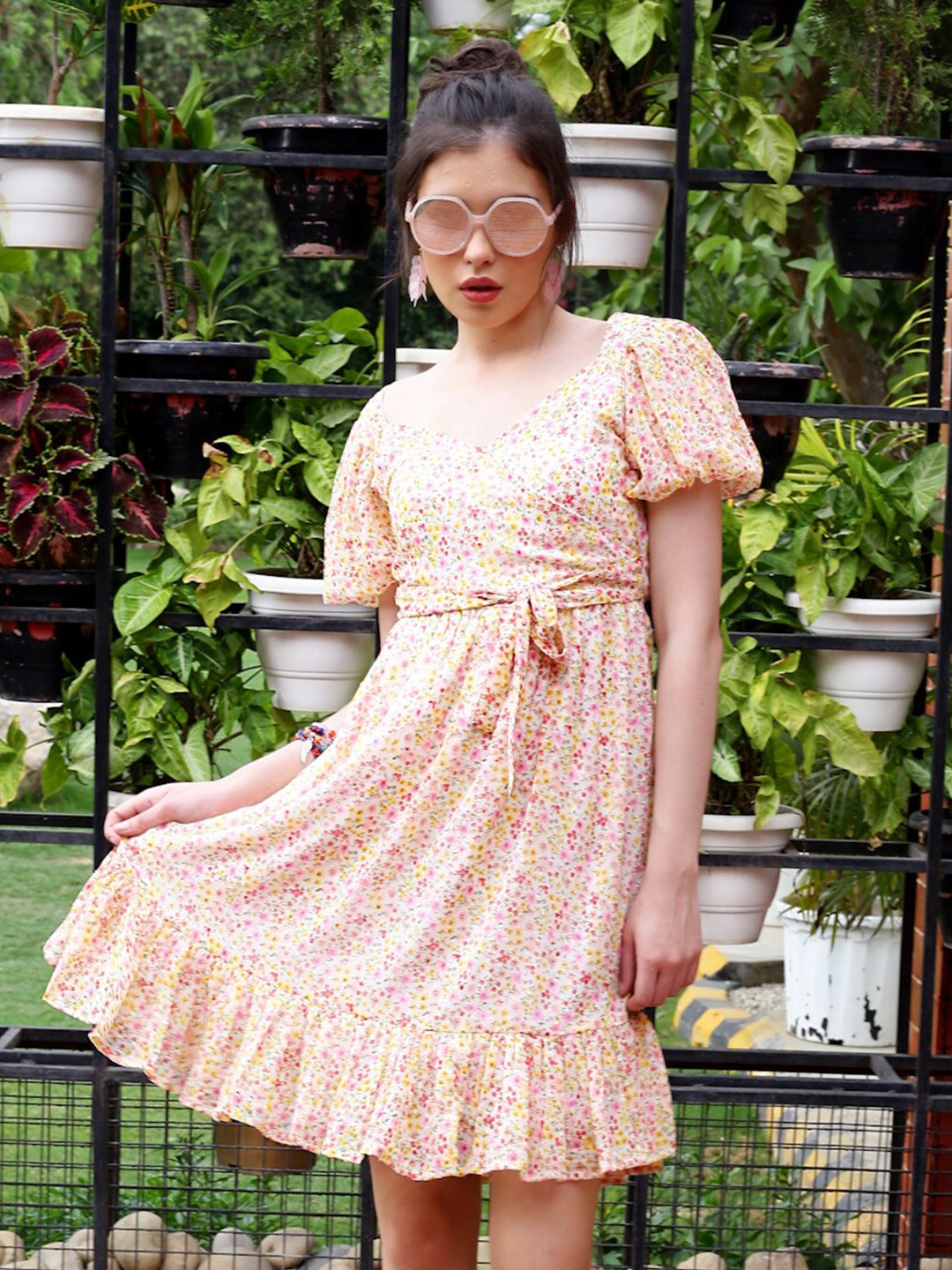 

Sera Off White Floral Print Puff Sleeve Ruffled Fit & Flare Dress
