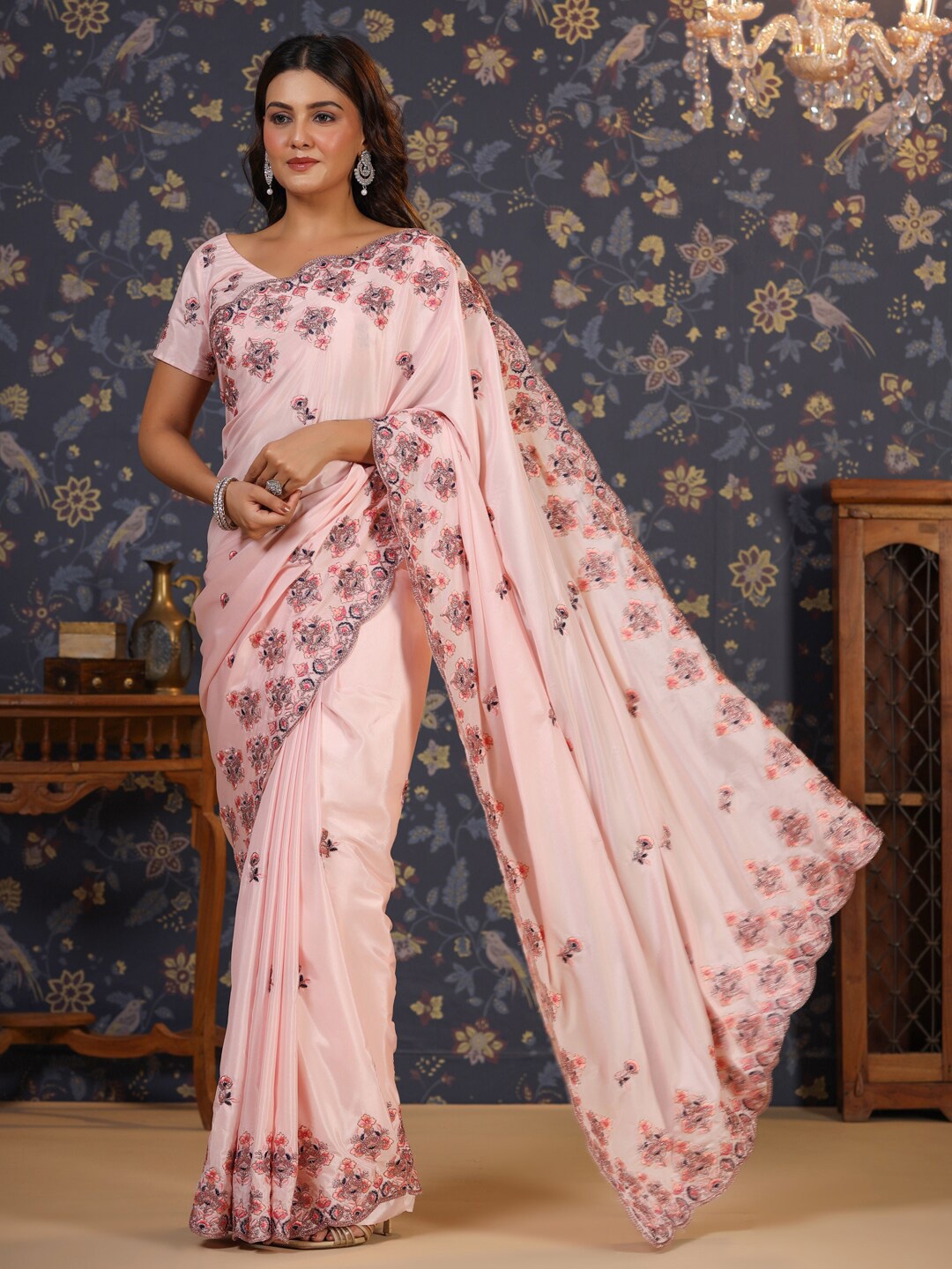 

House of Pataudi Floral Embroidered Pure Silk Saree, Peach