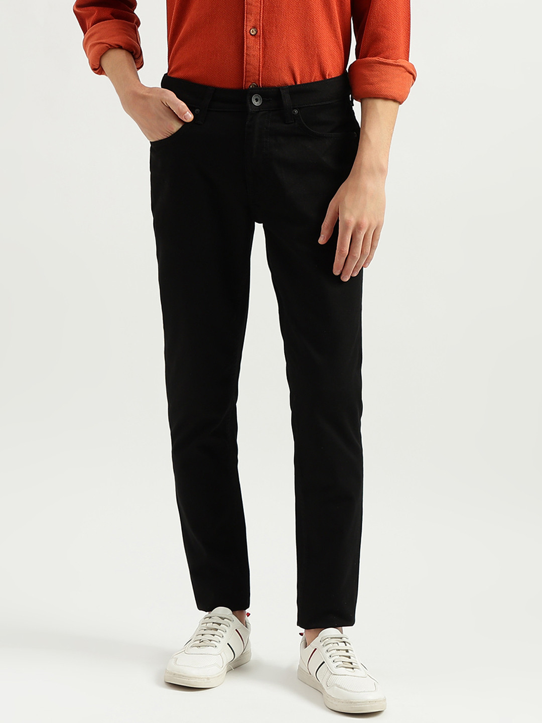 

United Colors of Benetton Men Skinny Fit Mid-Rise Clean Look Jeans, Black