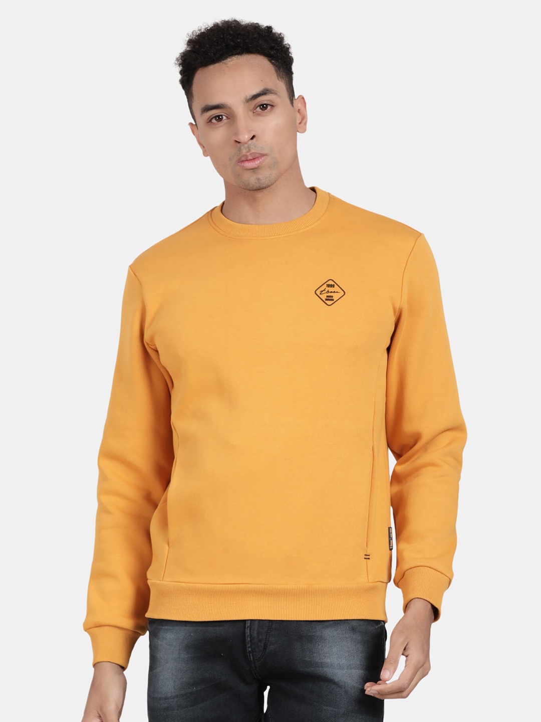 

t-base Round Neck Pullover, Yellow