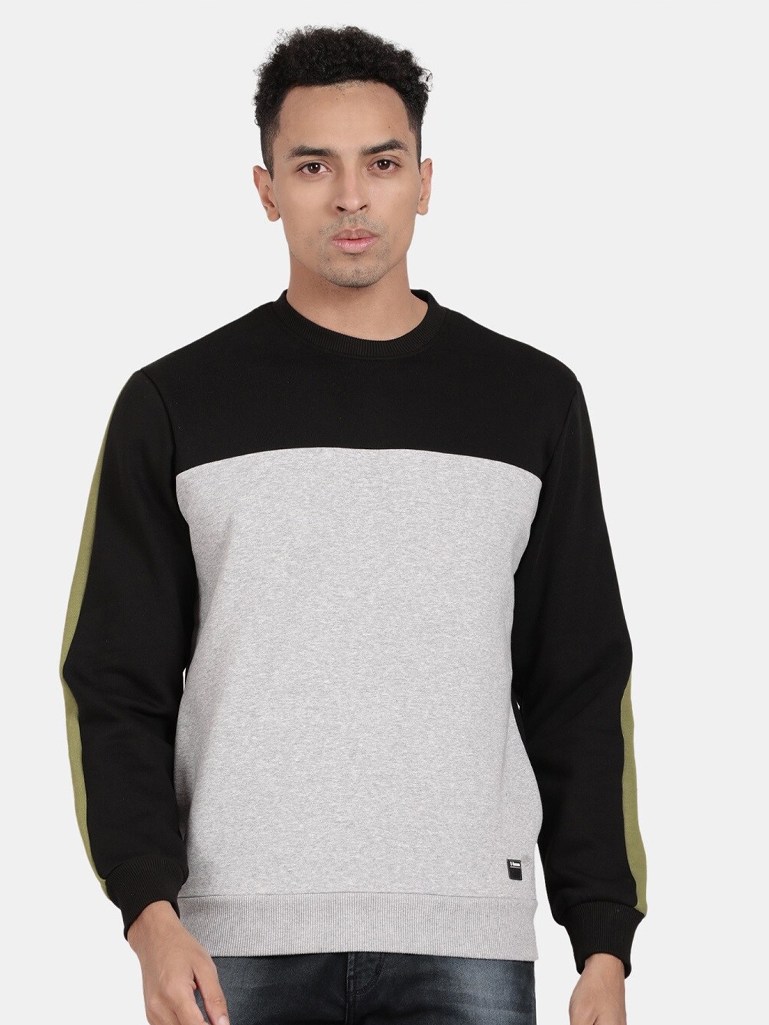 

t-base Men Colourblocked Pullover Sweatshirt, Grey melange