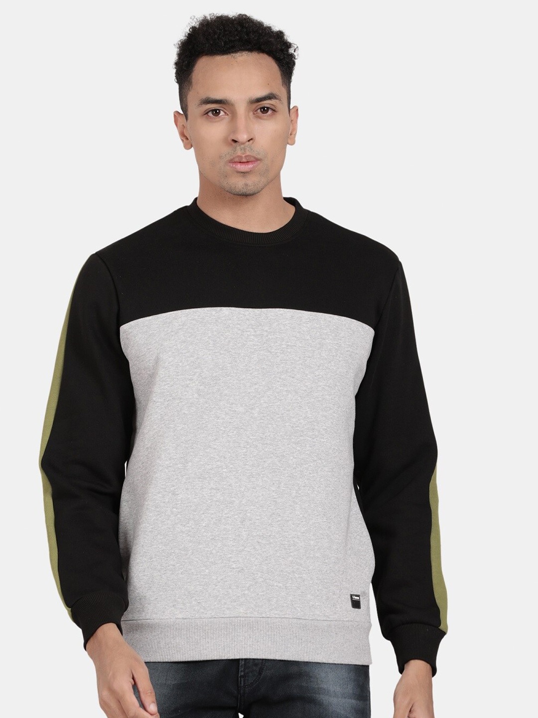 

t-base Men Colourblocked Sweatshirt, Grey melange