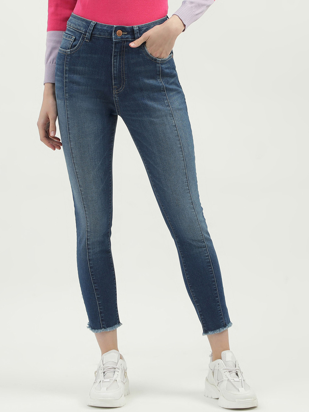 

United Colors of Benetton Women Skinny Fit High-Rise Clean Look Light Fade Whiskers Jeans, Blue