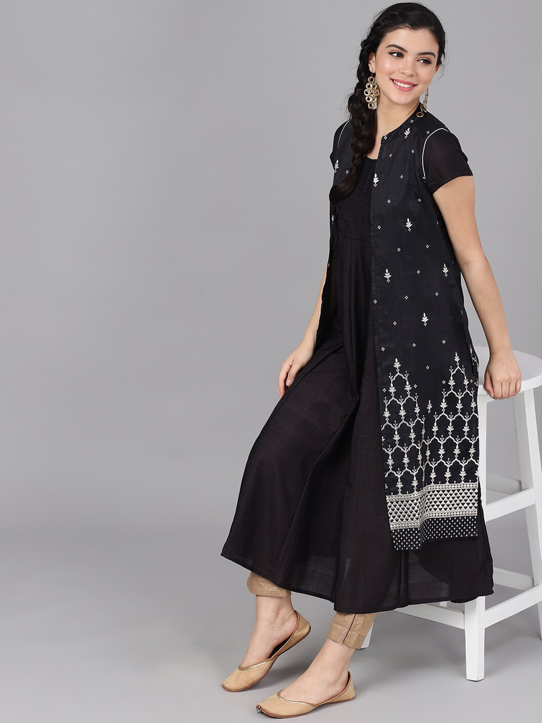 

AKS Round Neck Anarkali Kurta With Printed Jacket, Black