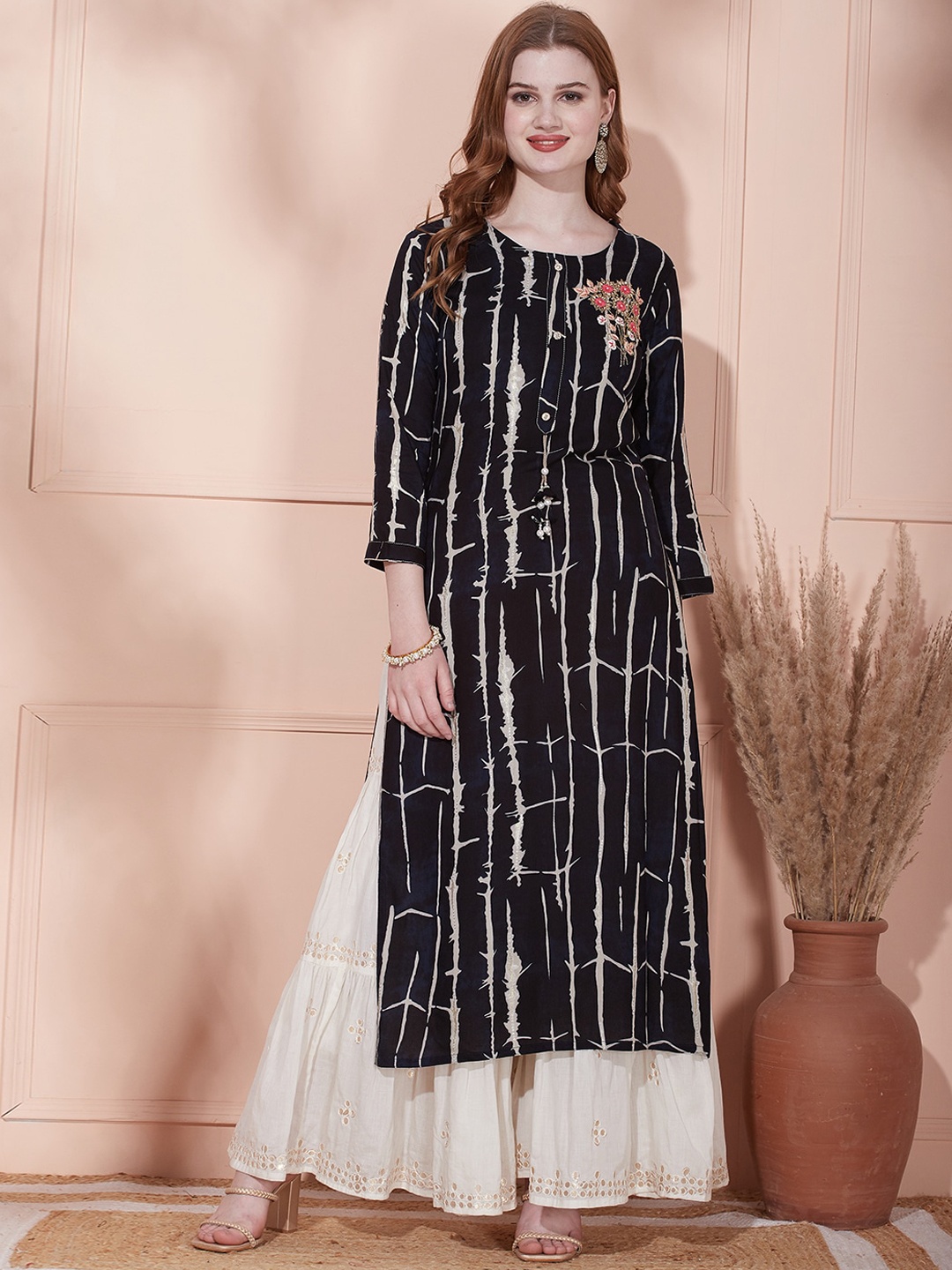 

FASHOR Abstract Printed Thread Work Straight Kurta, Navy blue