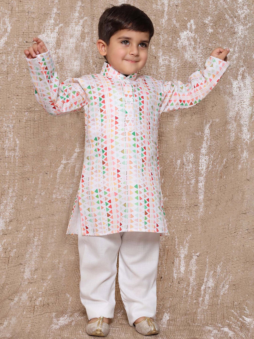 

Aj DEZInES Boys Geometric Printed Regular Pure Cotton Kurta With Pyjamas, White