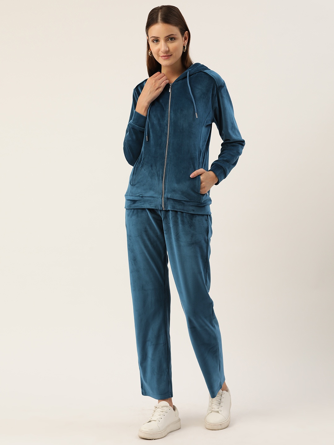

Monte Carlo Women Velvet Hooded Trackuits, Teal