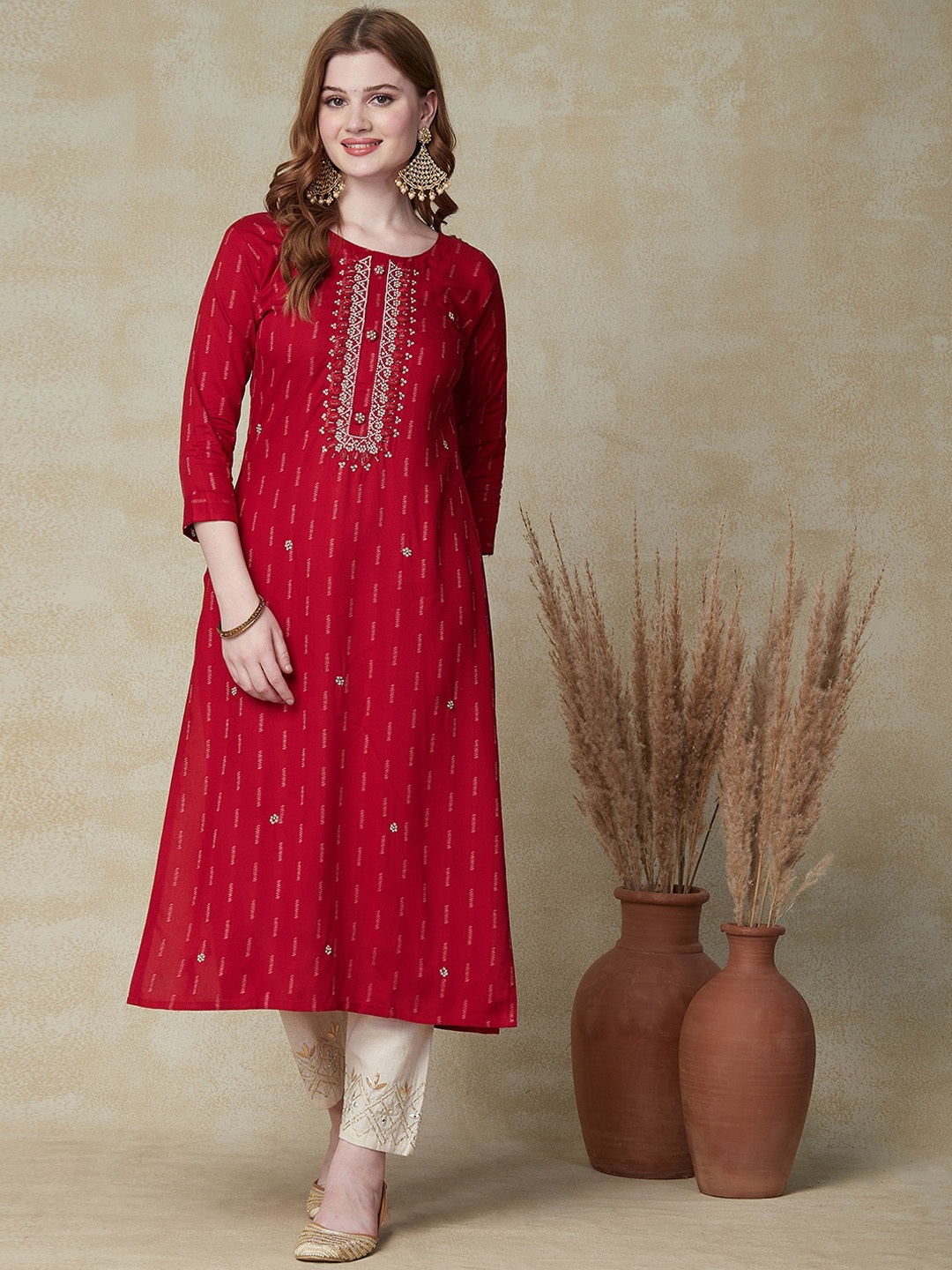 

FASHOR Geometric Embroidered Stones & Beads Straight Kurta, Maroon
