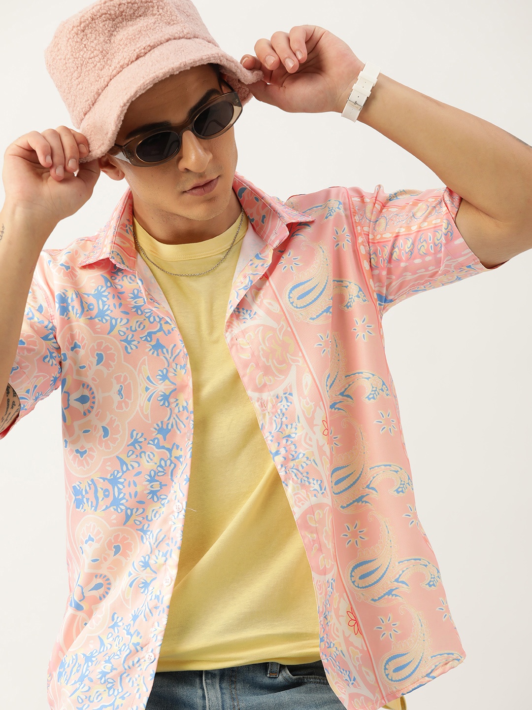 

Kook N Keech Men Relaxed Ethnic Motifs Printed Casual Shirt, Peach