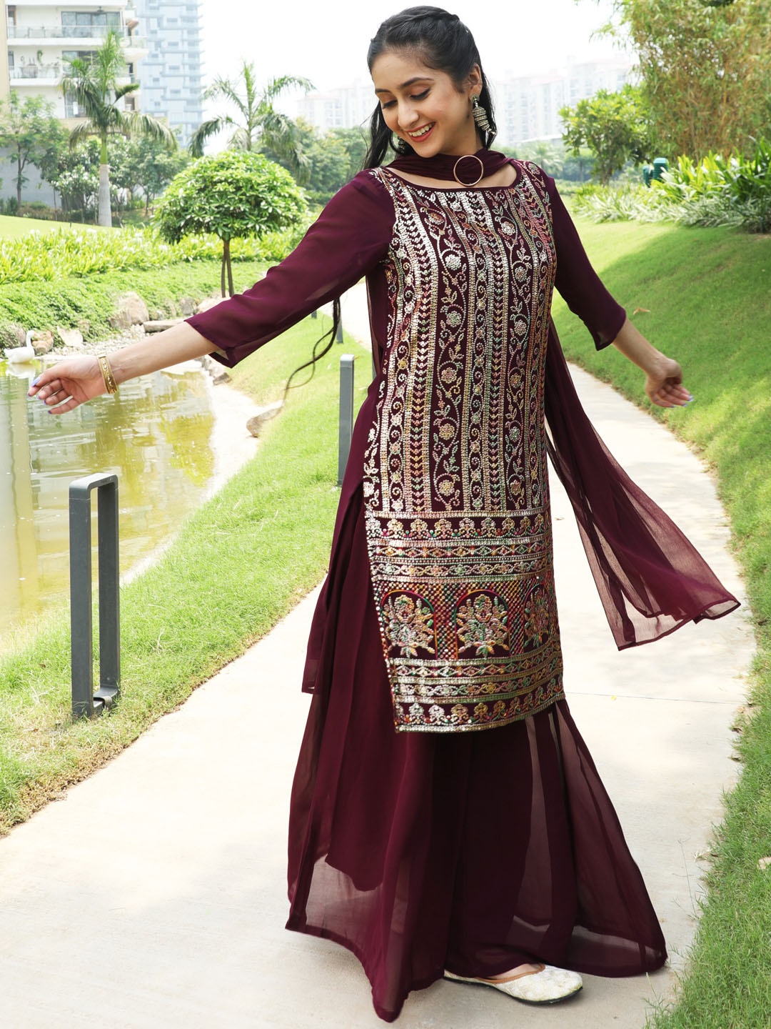 

AKS Ethnic Motifs Embroidered Regular Sequinned Kurta With Sharara & Dupatta, Maroon