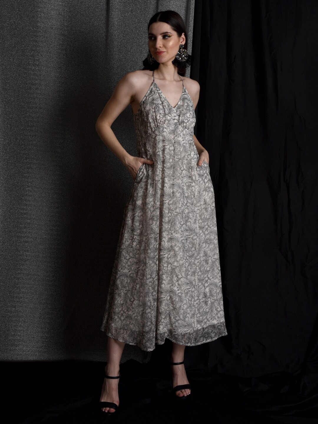 

FLAWLESS Floral Printed Halter Neck A-Line Midi Dress, White