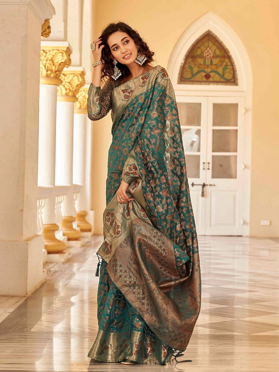 

Tikhi Imli Floral Woven Design Zari Ready to Wear Saree, Teal