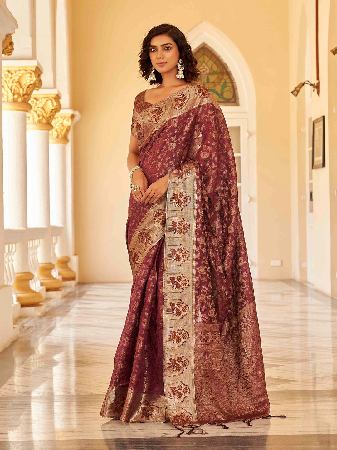 

Tikhi Imli Floral Woven Design Zari Ready to Wear Saree, Magenta