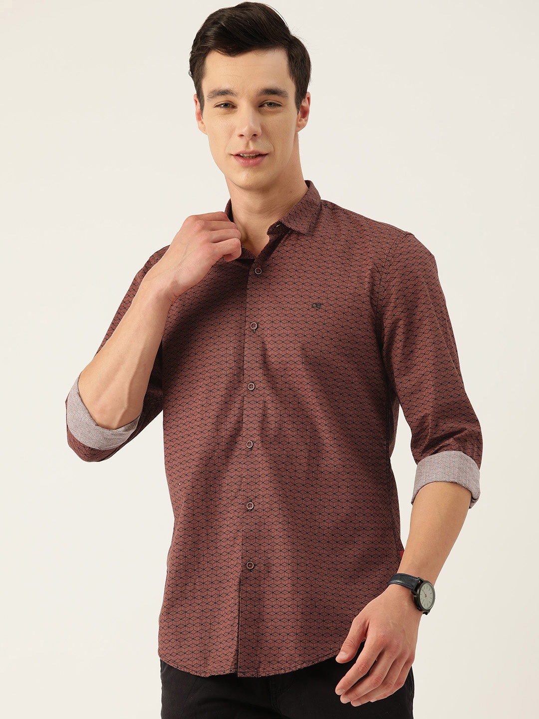 

Peter England Casuals Men Pure Cotton Slim Fit Printed Casual Shirt, Maroon