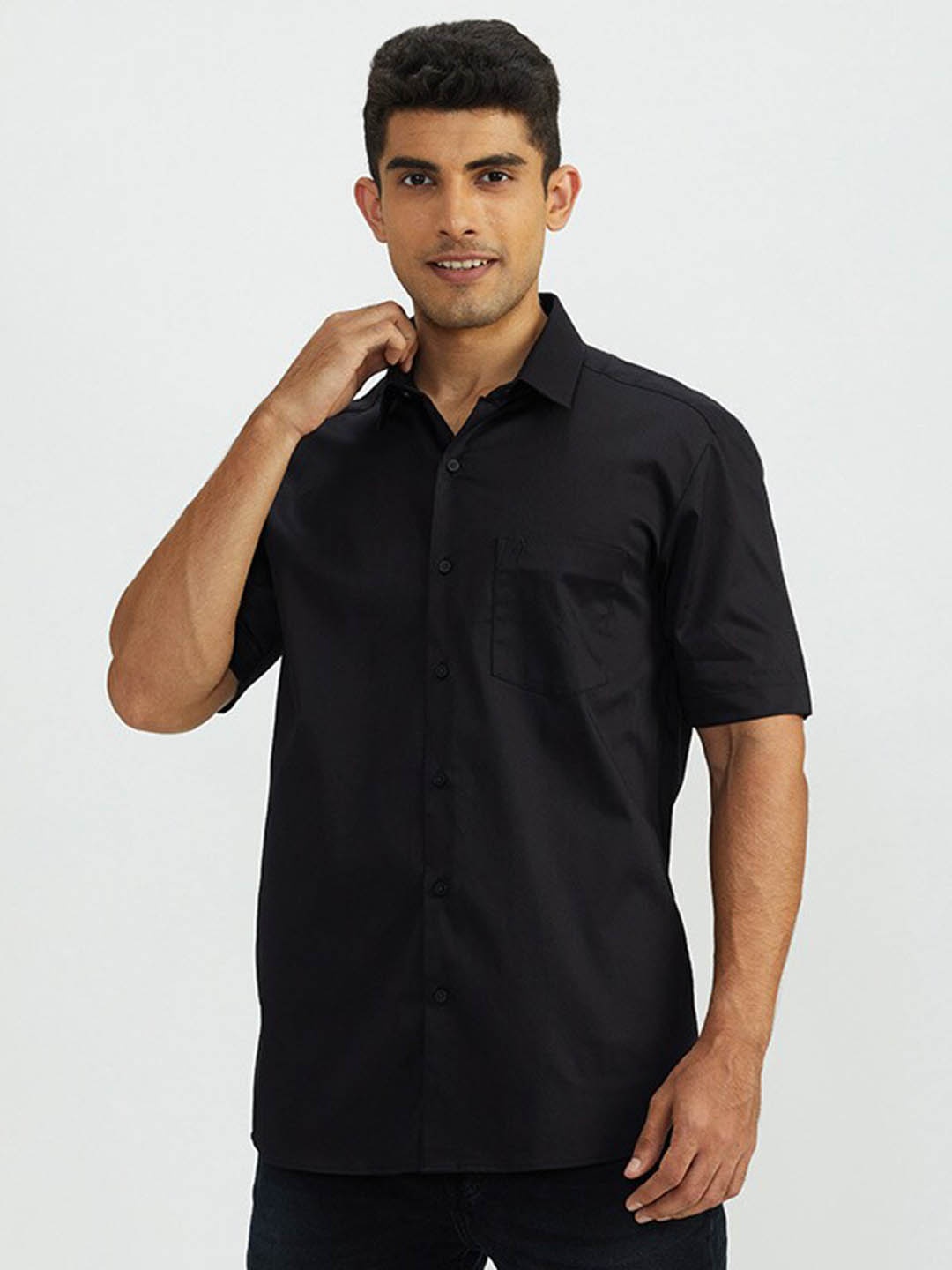 

Indian Terrain Classic Slim Fit Cotton Casual Shirt, Black