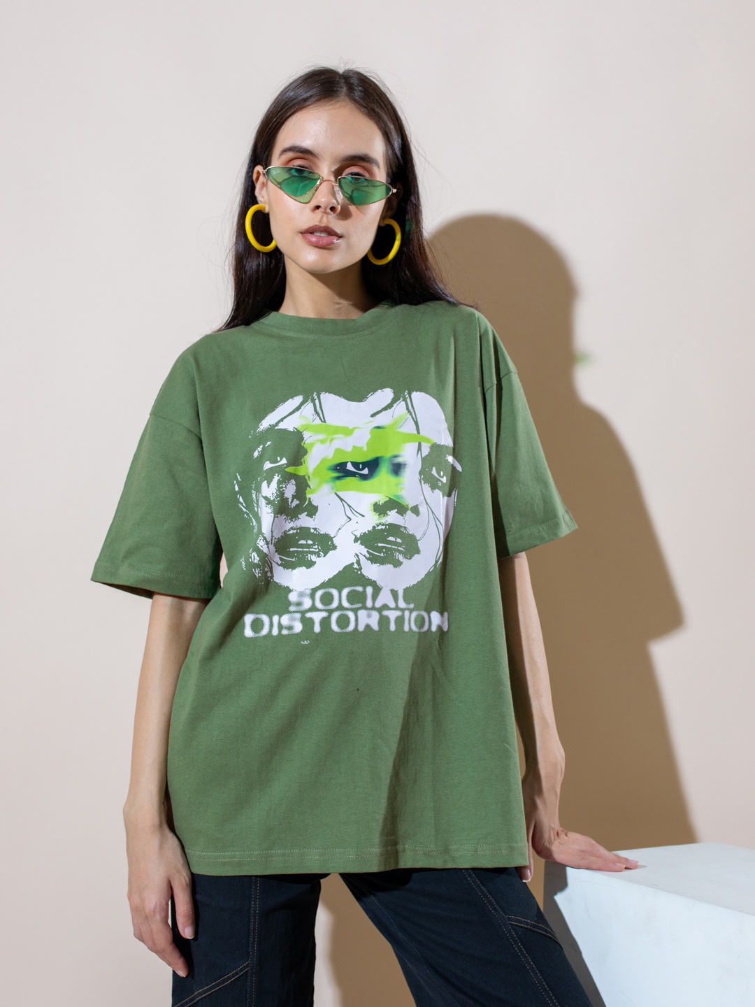 

Stylecast X Hersheinbox Cotton Printed Drop-Shoulder Sleeves T-shirt, Green
