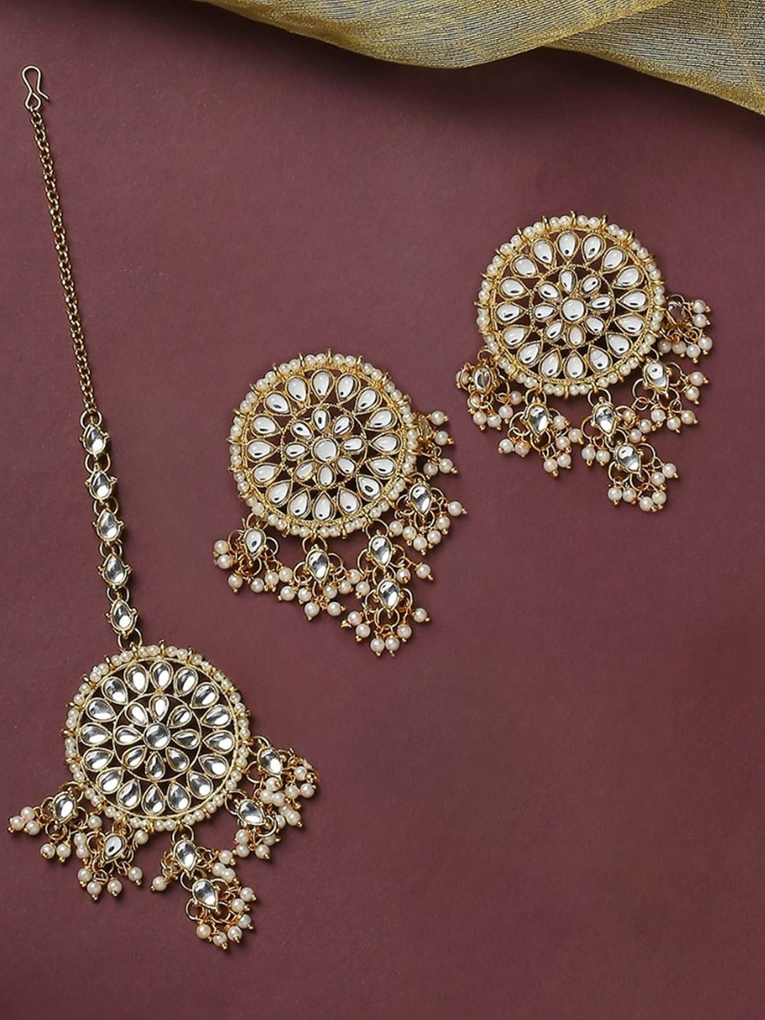 

OOMPH Kundan Studded & Beaded Jewellery Set, Gold