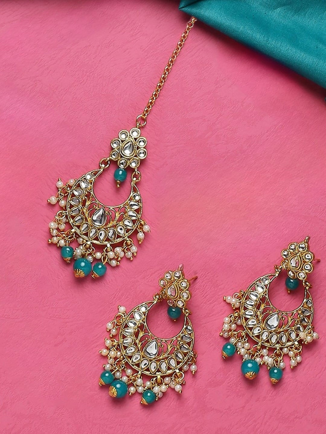 

OOMPH Kundan Studded & Beaded Jadau Jewellery Set, Gold