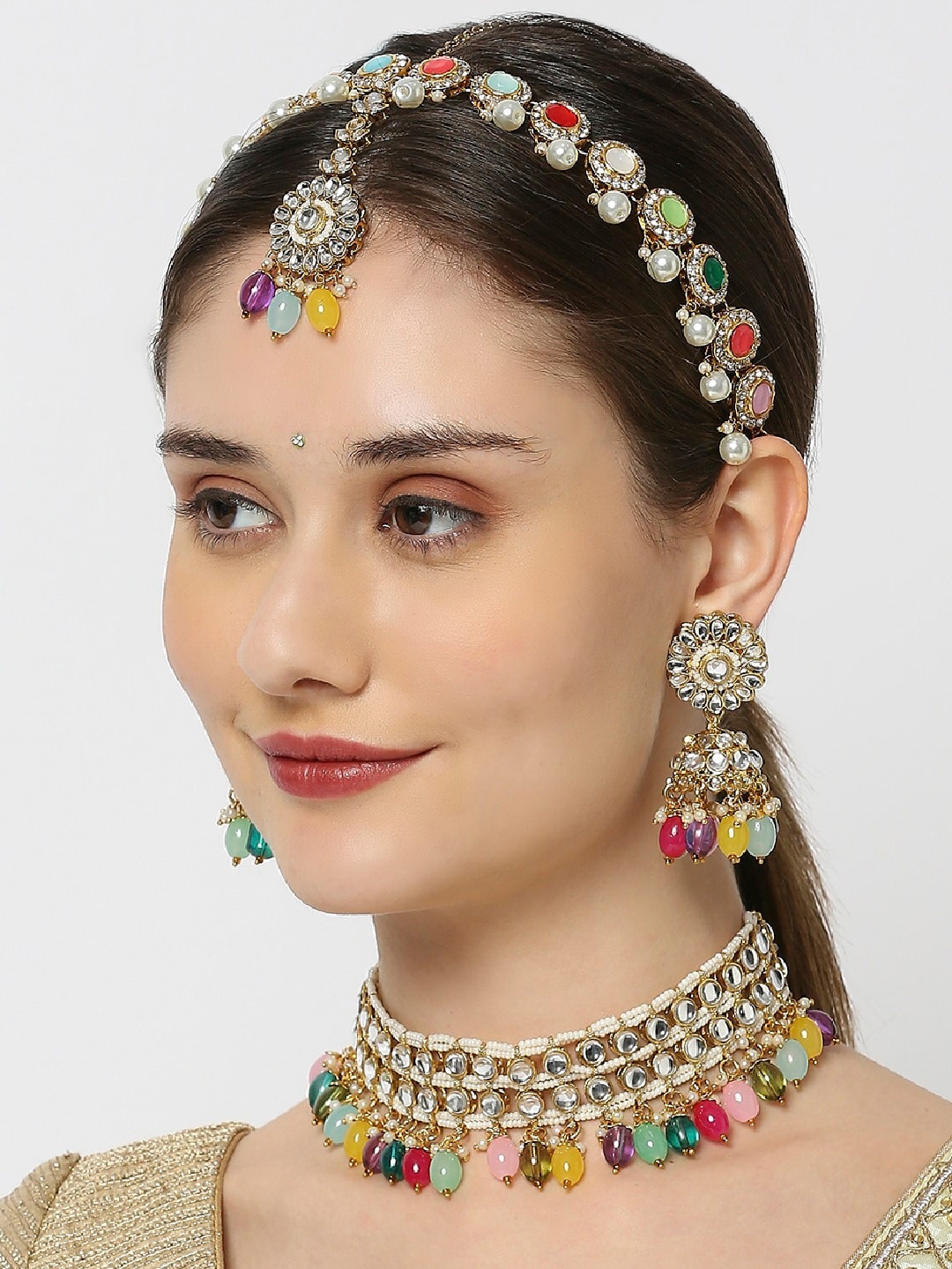 

OOMPH Kundan Studded & Beaded Jewellery Set, Gold