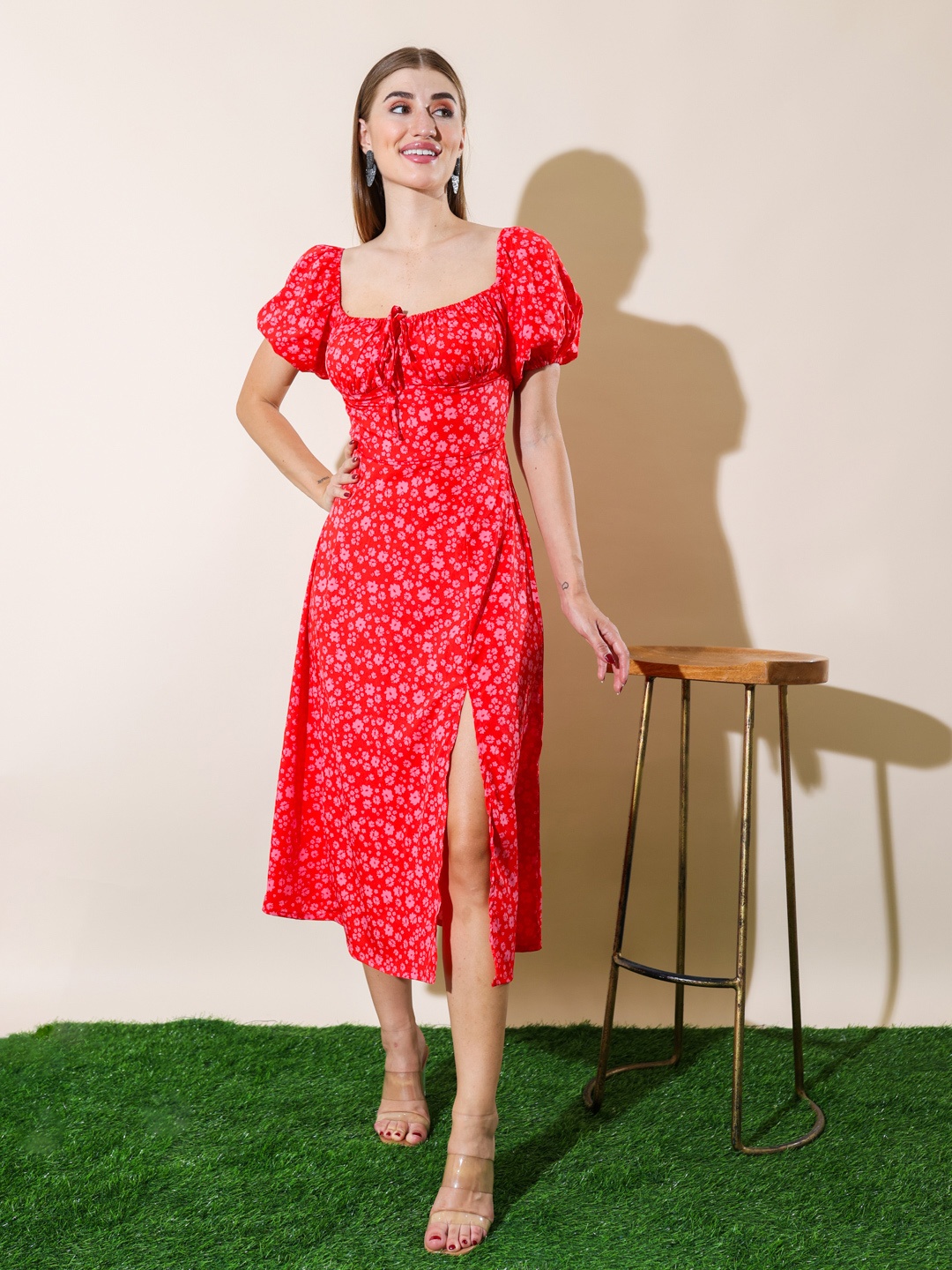 

Stylecast X Hersheinbox Floral Print Puff Sleeves Crepe Empire Midi Dress, Red