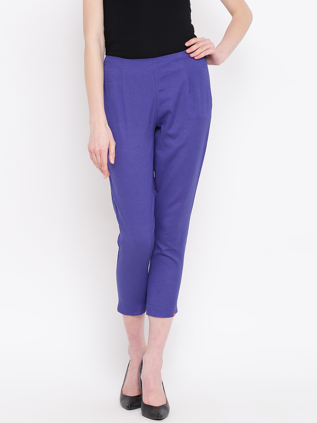 

Biba Women Blue Solid Cropped Trousers