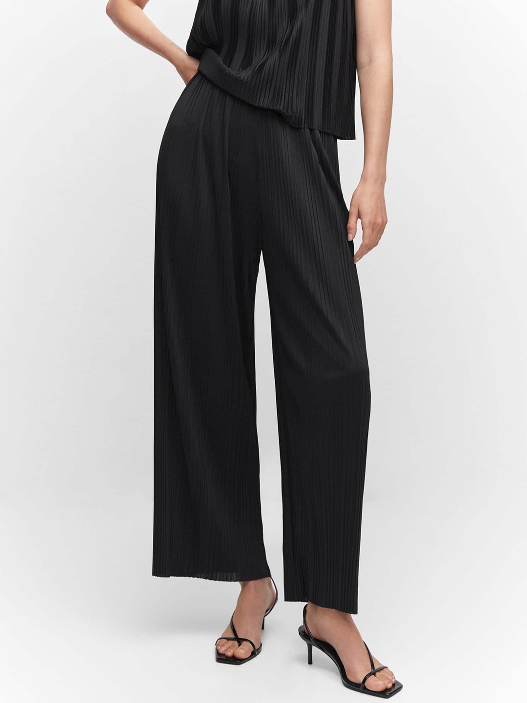 

MANGO Women Wide Leg High-Rise Pleated Trousers, Black